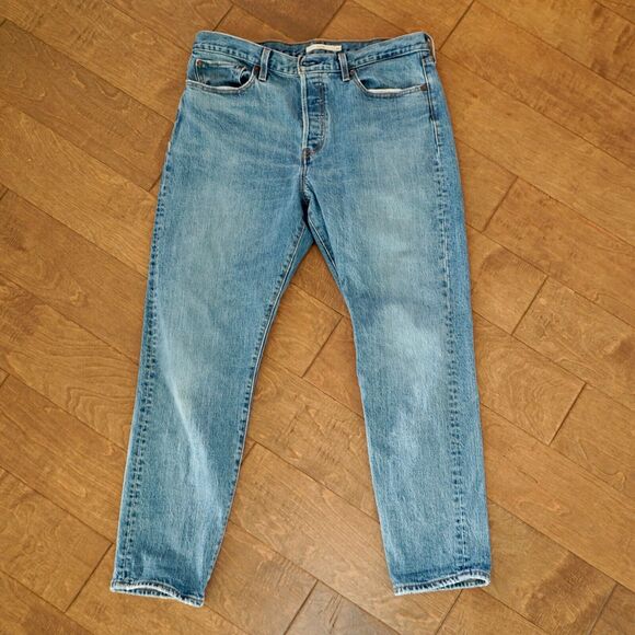 Levis Premium Wedgie Jeans Womens Size 32x28 Blue Button Fly Big E - Picture 5 of 5